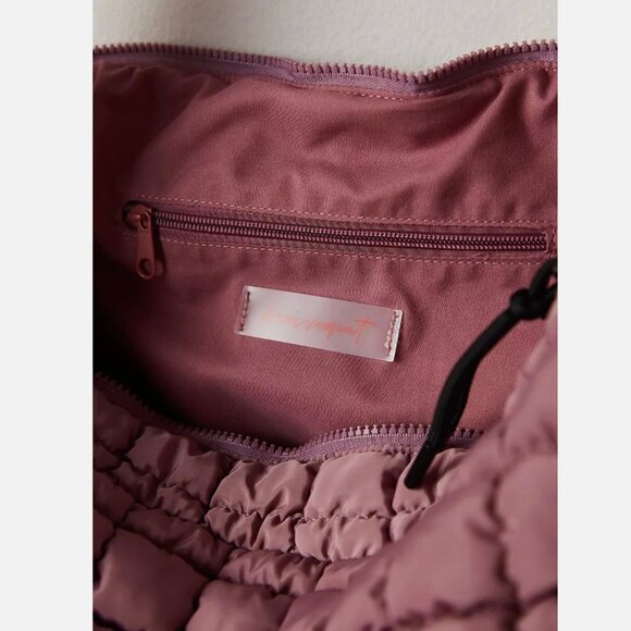 Free People Quilted Carryall Bag Mystic Mauve - Picture 3 of 6